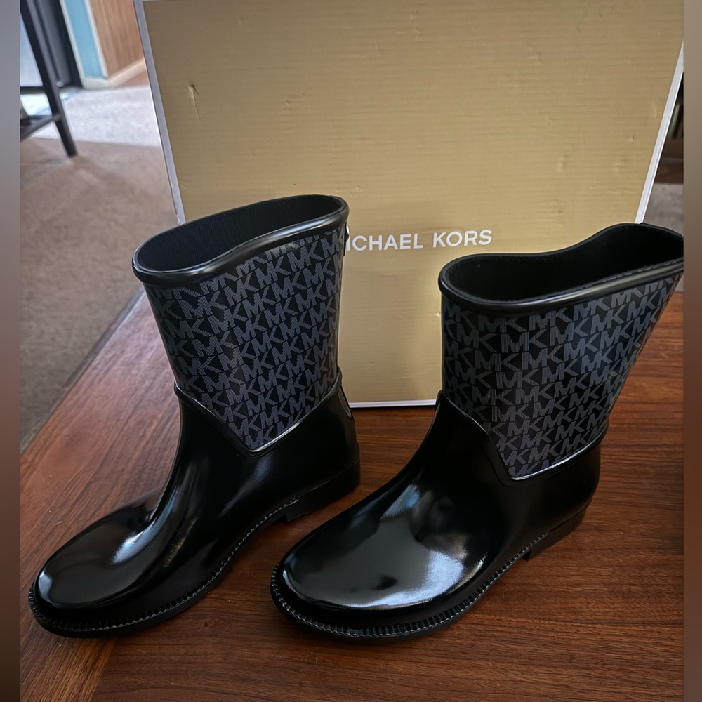 Michael Kors Sutter Logo Rubber Rainbooties Mid Calf Size 7